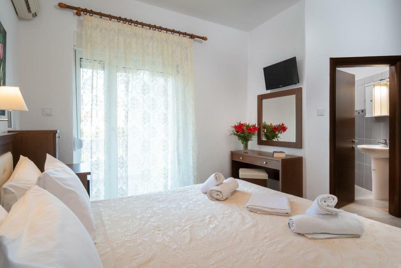 Hotel Stefani サルティ エクステリア 写真